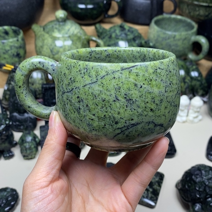 脱***马蛇纹石玉未镶嵌项链微瑕咖啡杯