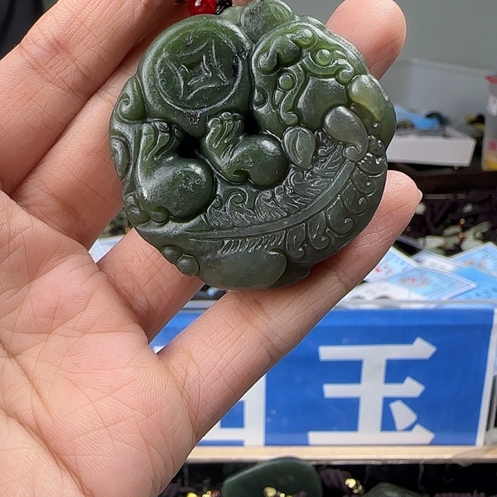 颈饰未镶嵌和田玉