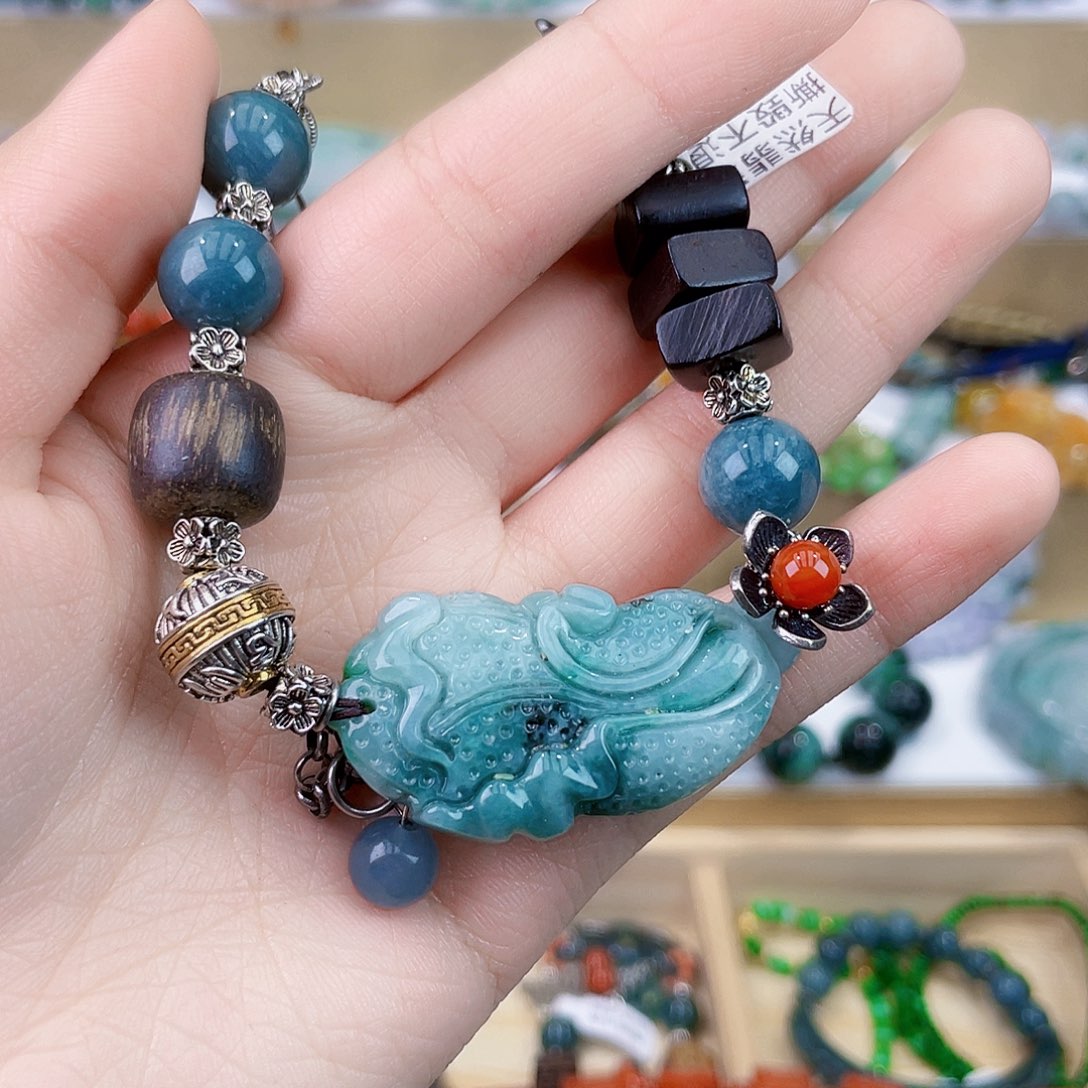 T***子翡翠未镶嵌手链手链