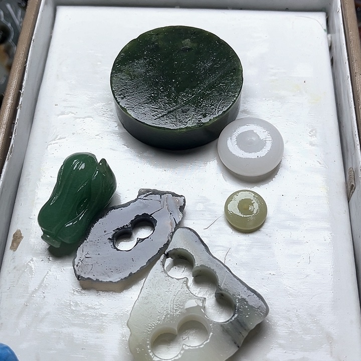 和田玉（糖玉）和田玉边角料未镶嵌随*