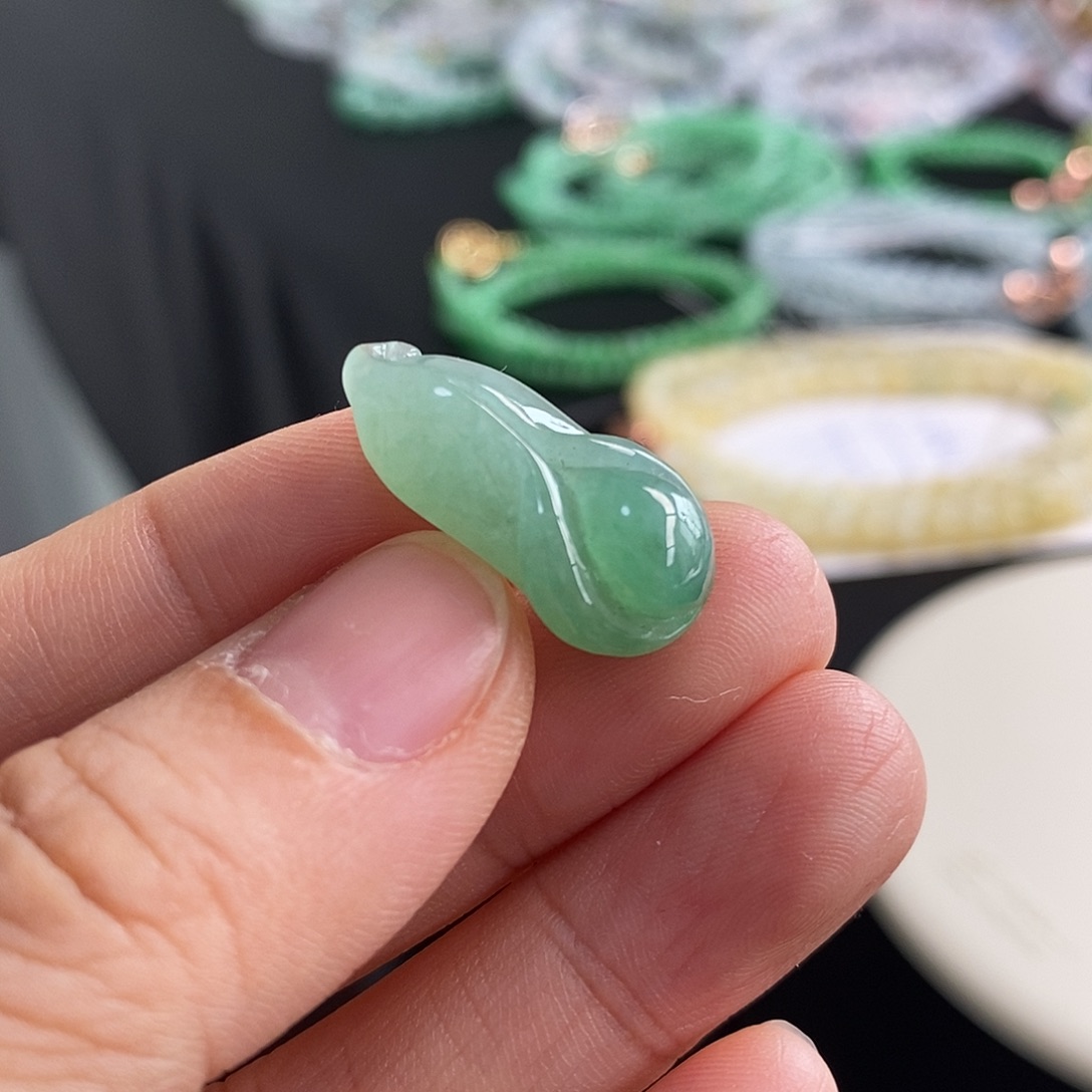 翡翠未镶嵌手链兰花