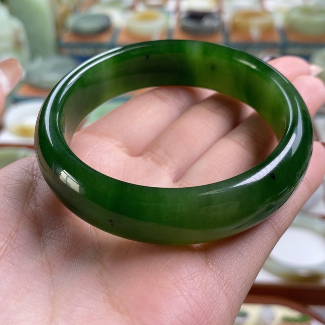 和田玉未镶嵌手镯俄料冰底果阳绿55.5