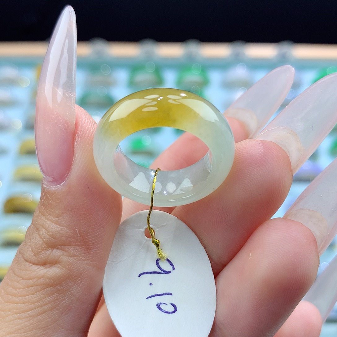 翡翠戒指未镶嵌9/10圈