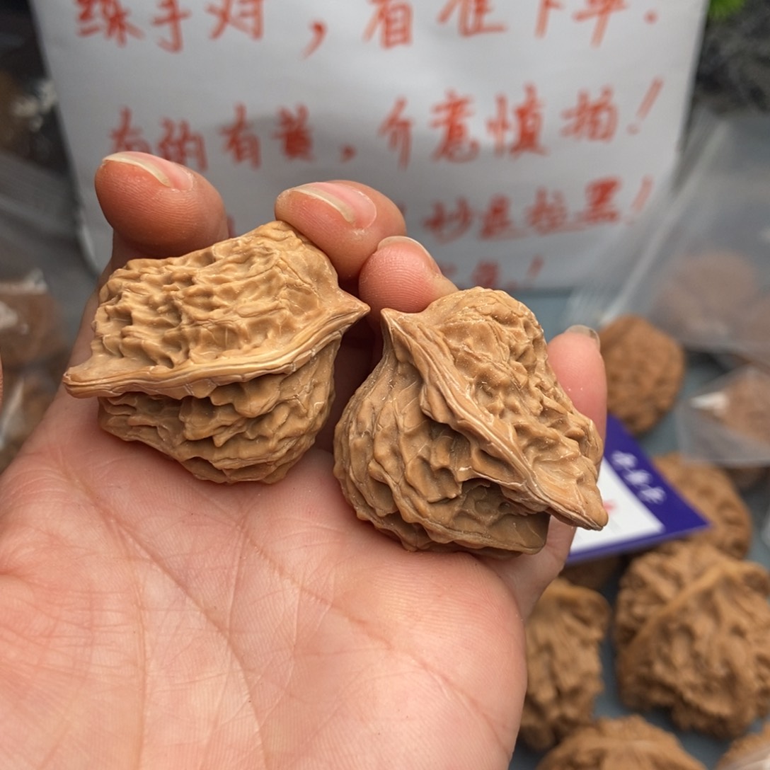 文玩核桃吊坠小鸟82