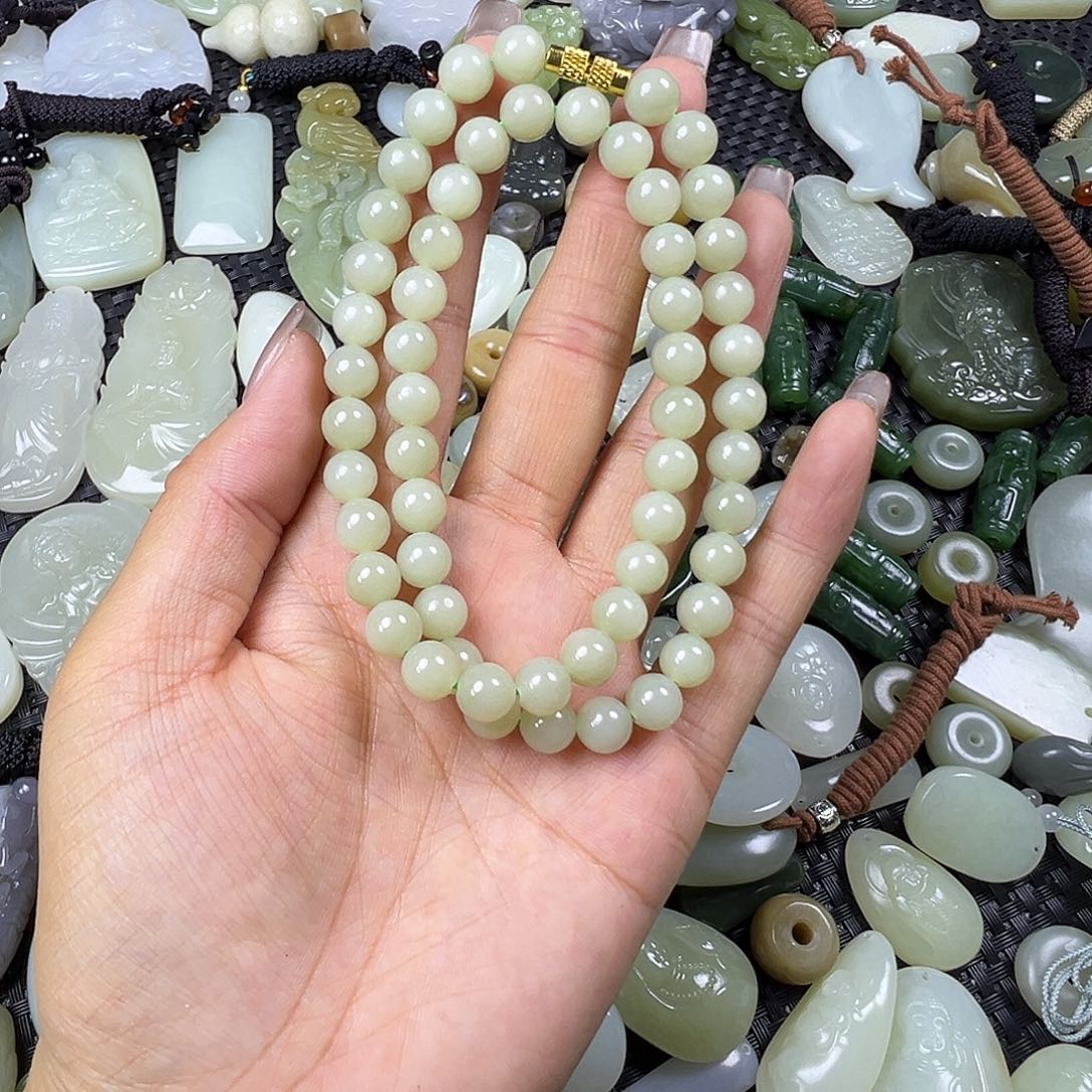 和田玉未镶嵌吊坠(不含链)卡8左右