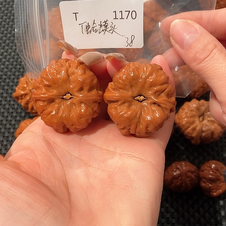 文玩核桃吊坠凝*斋蛤蟆头38