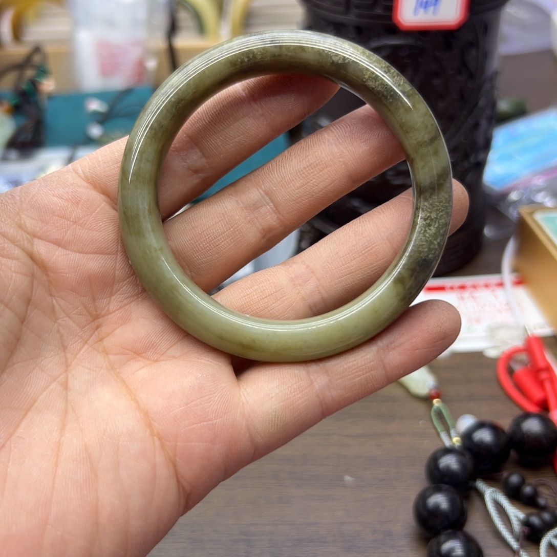 和田玉未镶嵌手镯56.3圈围202