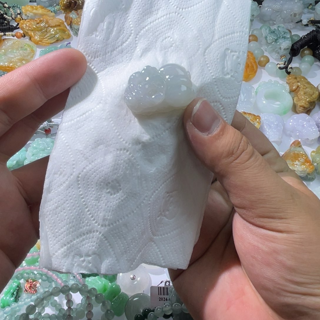 翡翠颈饰未镶嵌天然