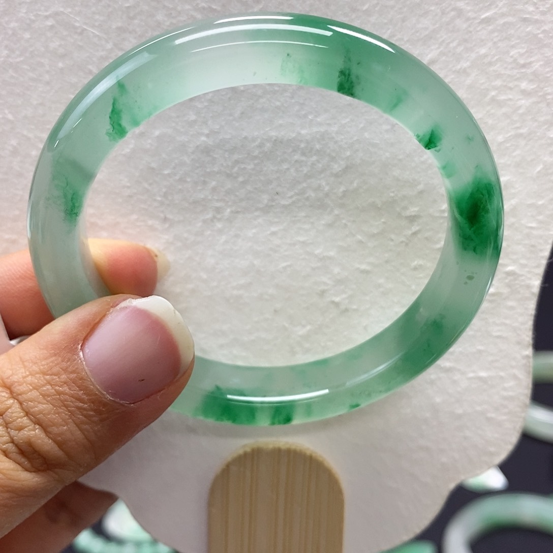 石英质玉手镯未镶嵌佳**优