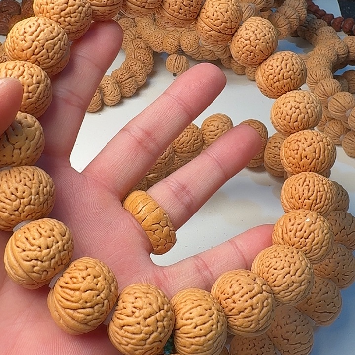 *****吊坠桃核白月光23mm手持