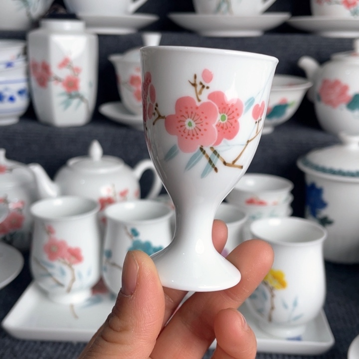 景德镇陶瓷大酒杯