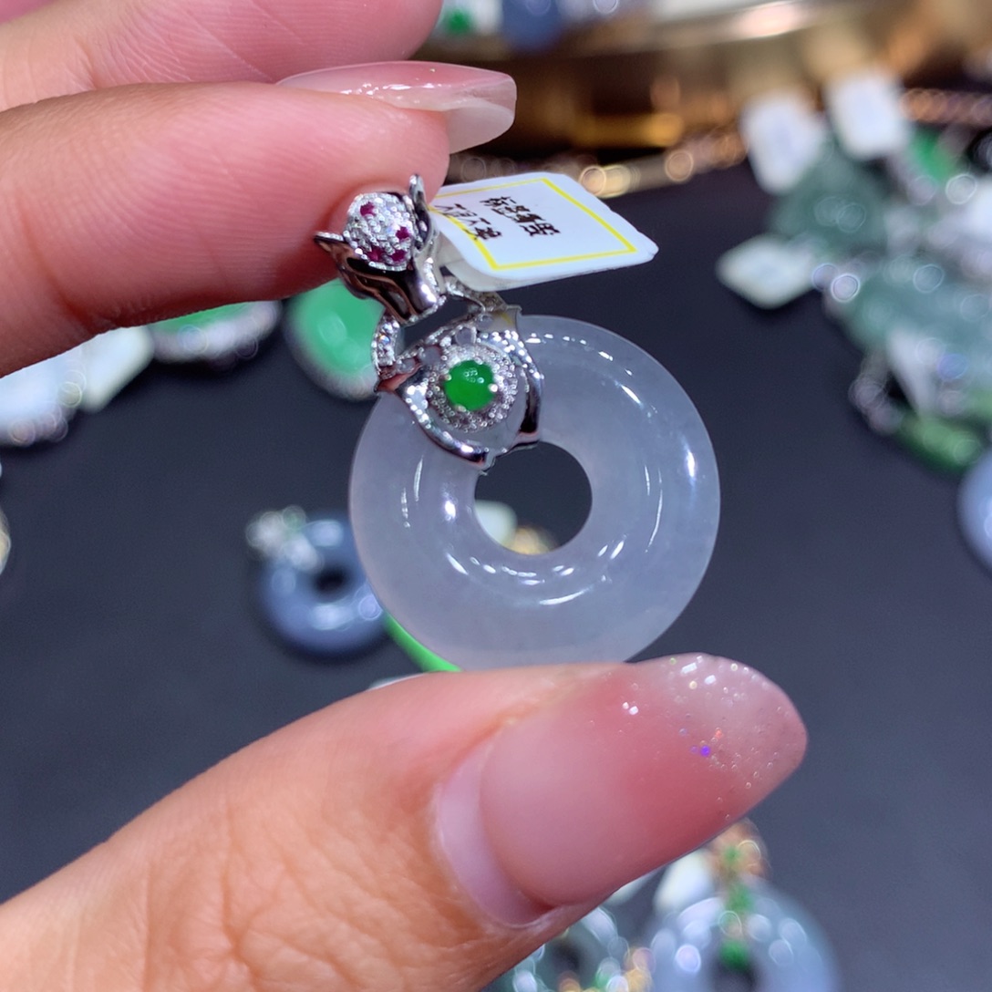 翡翠吊坠(不含链)18K金镶嵌