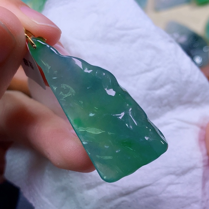 翡翠未镶嵌吊坠(不含链)