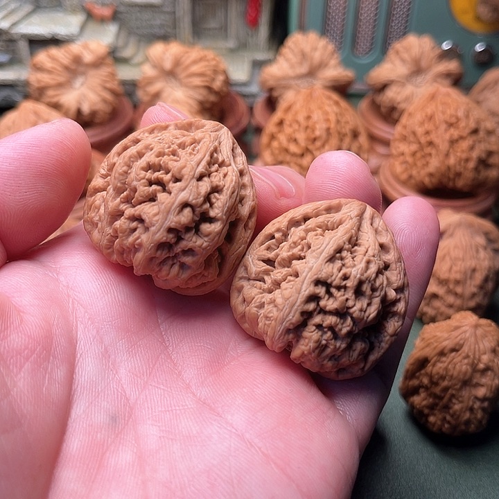 文玩核桃把件三角游龙粗筋