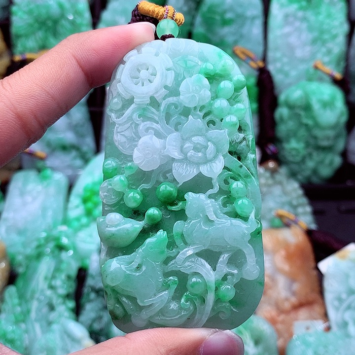 翡翠吊坠(不含链)未镶嵌