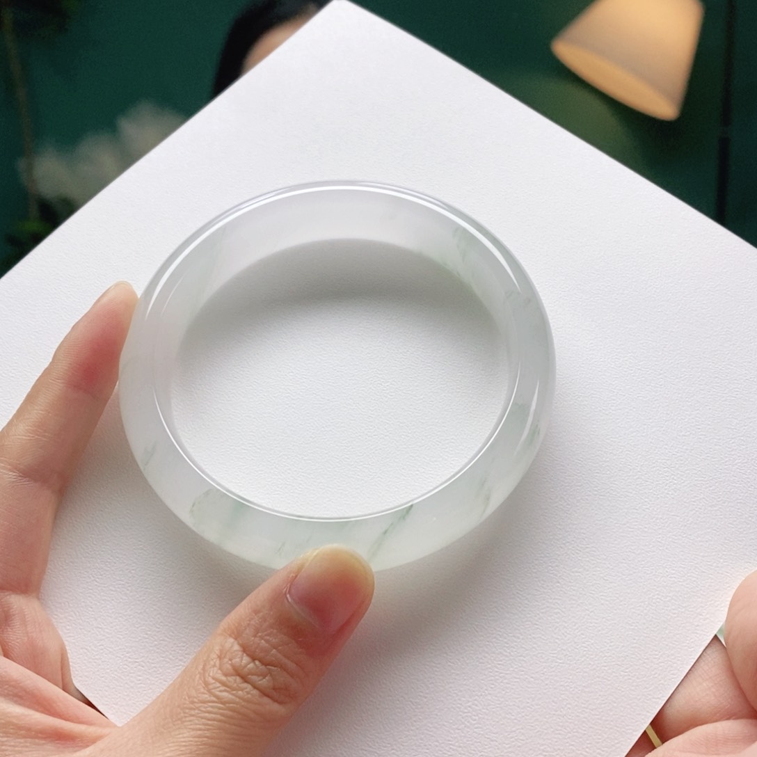 石英质玉手镯未镶嵌62.8