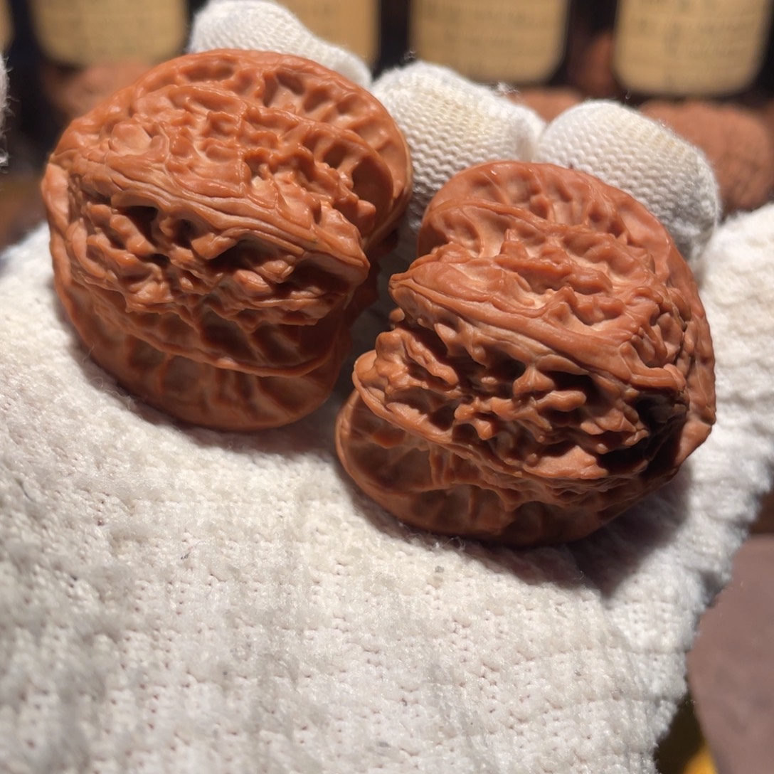 文玩核桃把件42三角白