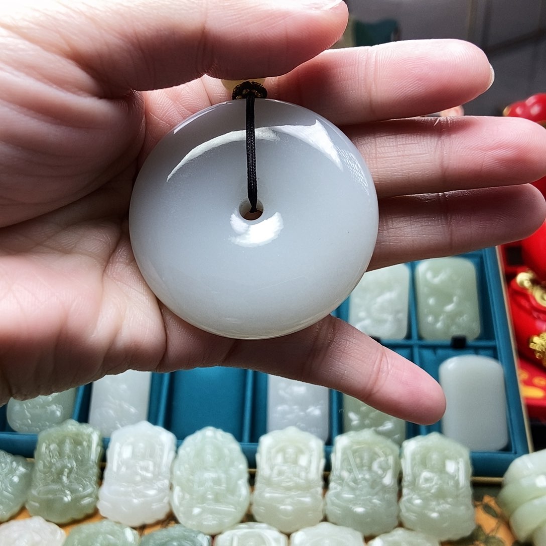 和田玉颈饰未镶嵌²*