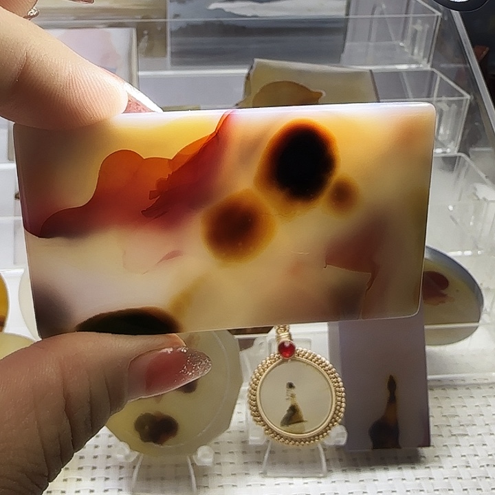 玛瑙/玉髓未镶嵌珠宝奇石