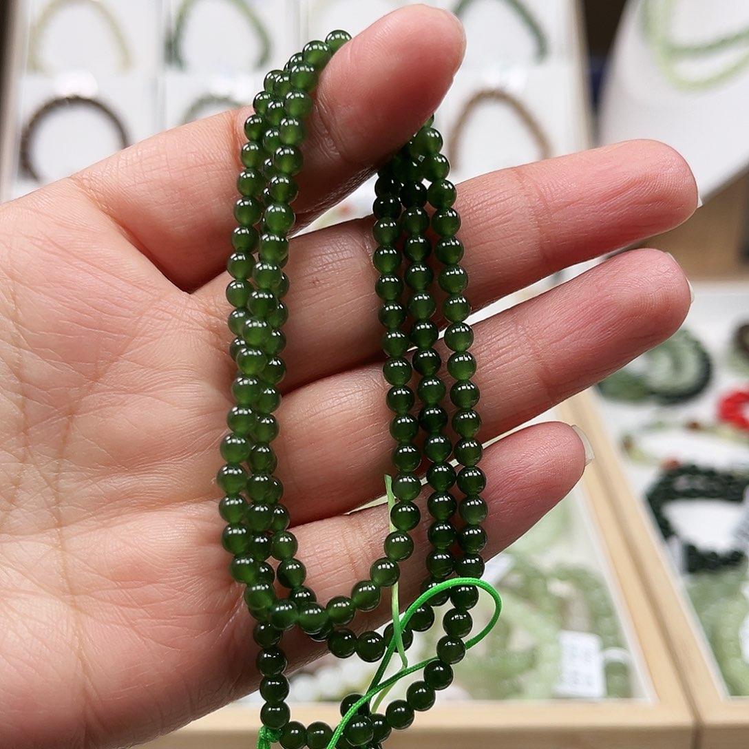 东***痕和田玉（碧玉）未镶嵌手串