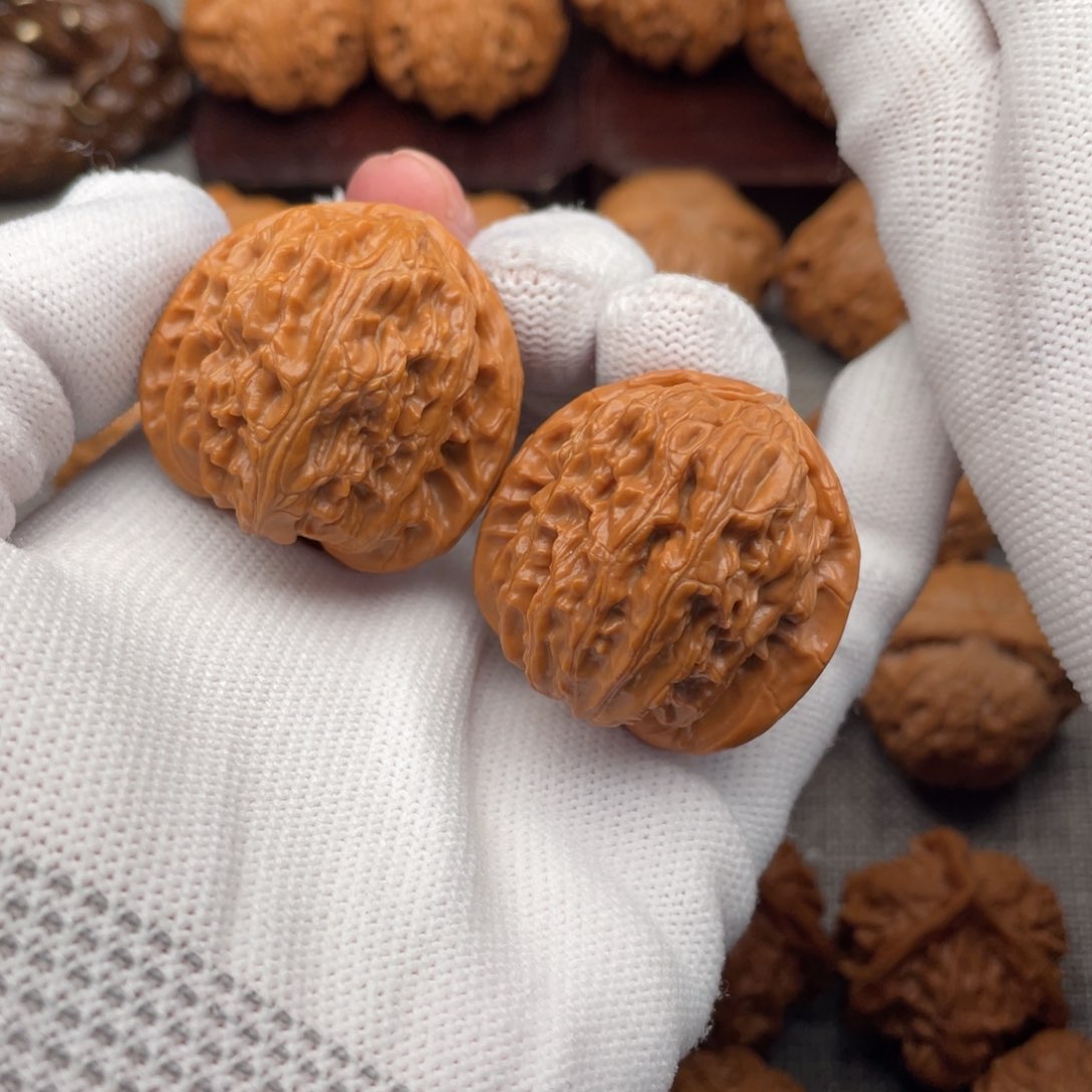 文玩核桃把件V****k36三角白