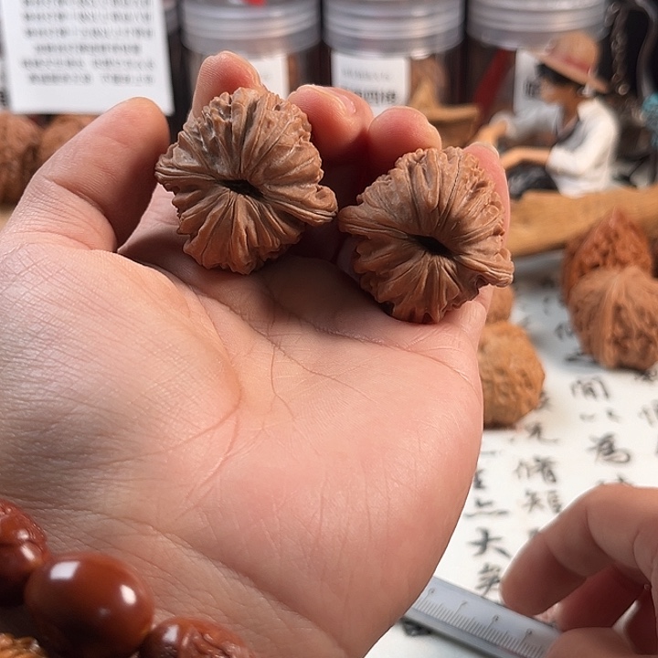 猎***人文玩核桃吊坠四座楼37尺全品