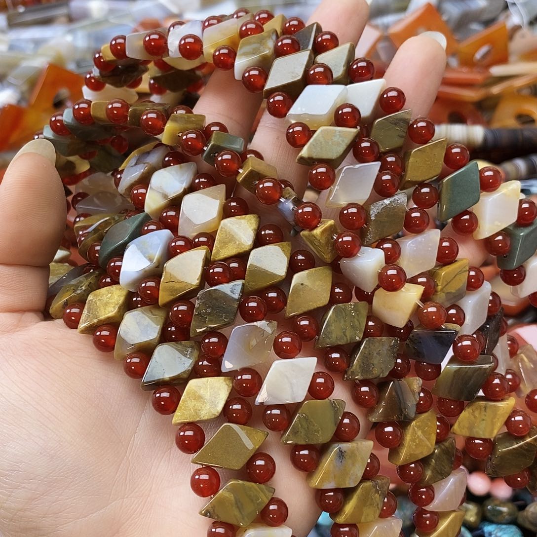 玛瑙/玉髓未镶嵌珠宝半成品手牌一条