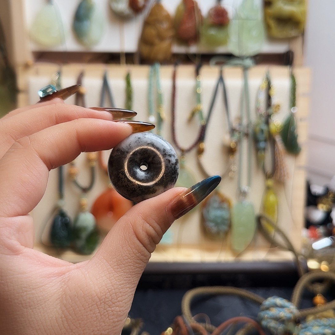 逆***北蛇纹石玉合金颈饰