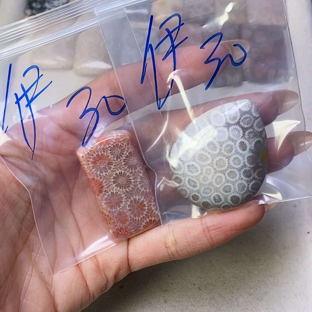 合金颈饰硅化玉伊*