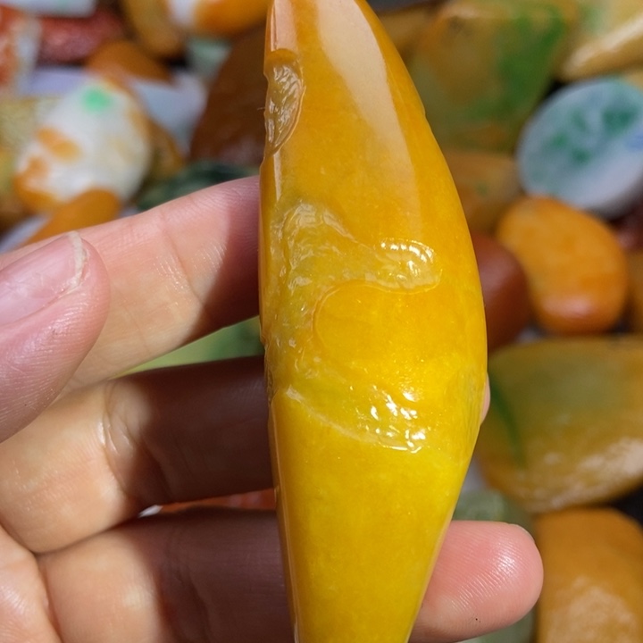 翡翠未镶嵌颈饰缅甸