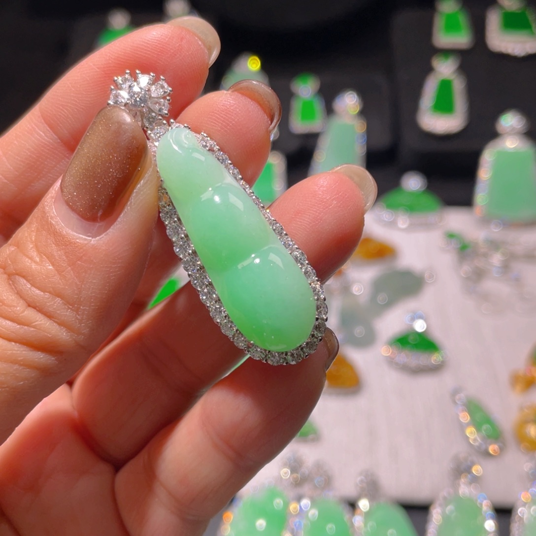 翡翠颈饰银S925镶嵌精品