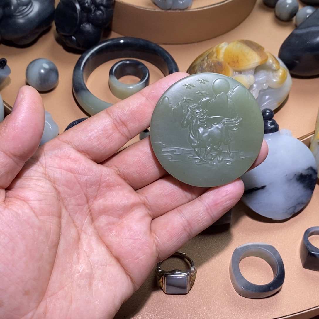 未镶嵌和田玉挂件