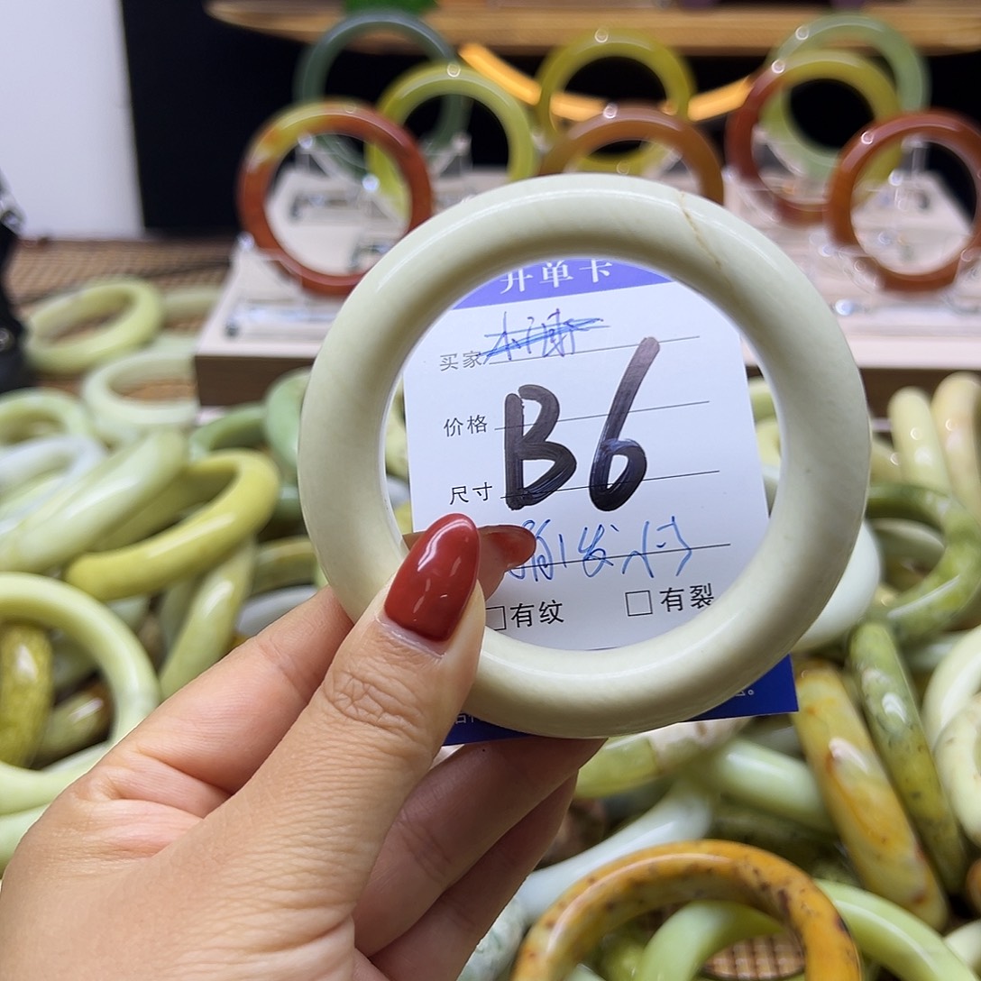 拍***三岫玉未镶嵌手镯岫