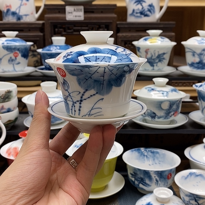 手绘荷花马蹄盖碗140cc釉下彩微瑕福利款