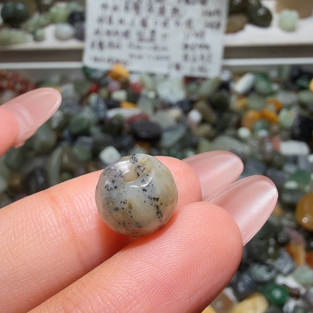 和田玉未镶嵌珠宝奇石