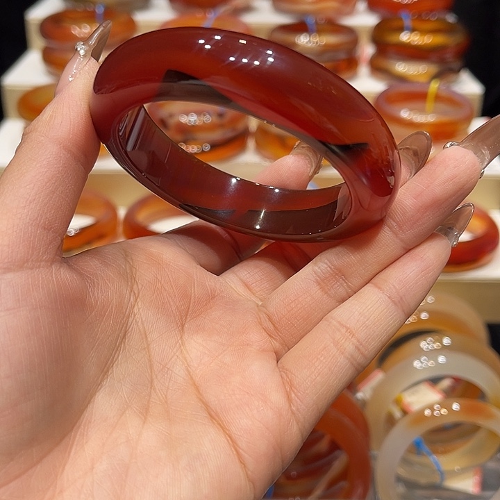 玛瑙/玉髓手镯未镶嵌