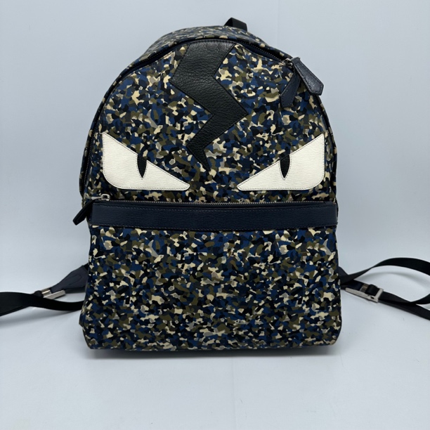 95新 FENDI/芬迪 工装风中号迷彩简约双肩包6138