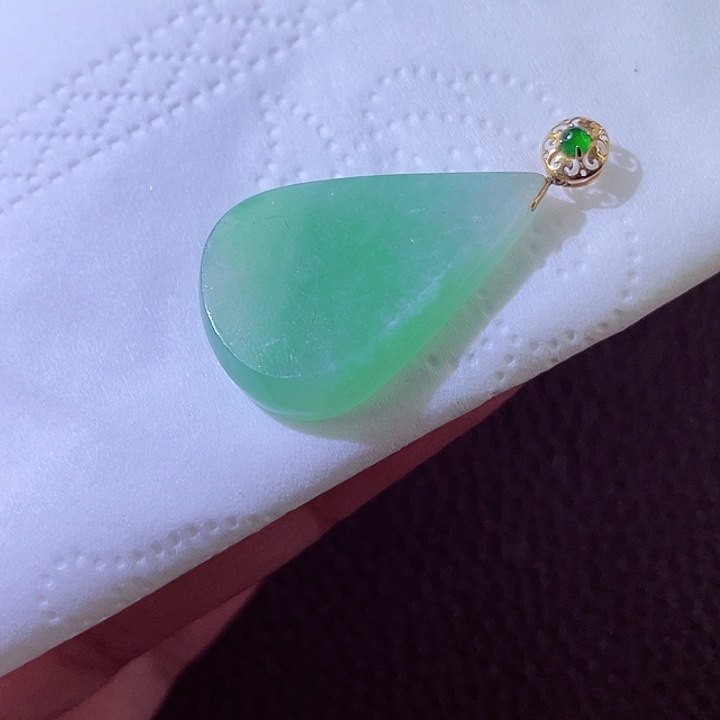 翡翠18K金镶嵌颈饰翡翠