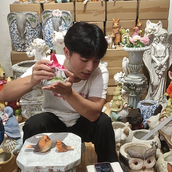 合成树脂蘑菇摆件