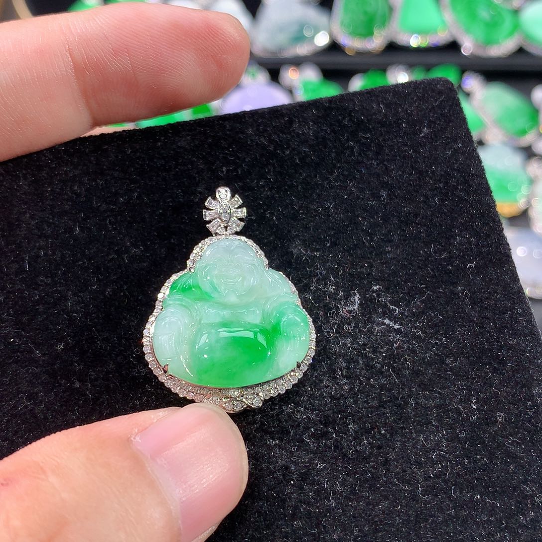 翡翠18K金镶嵌颈饰
