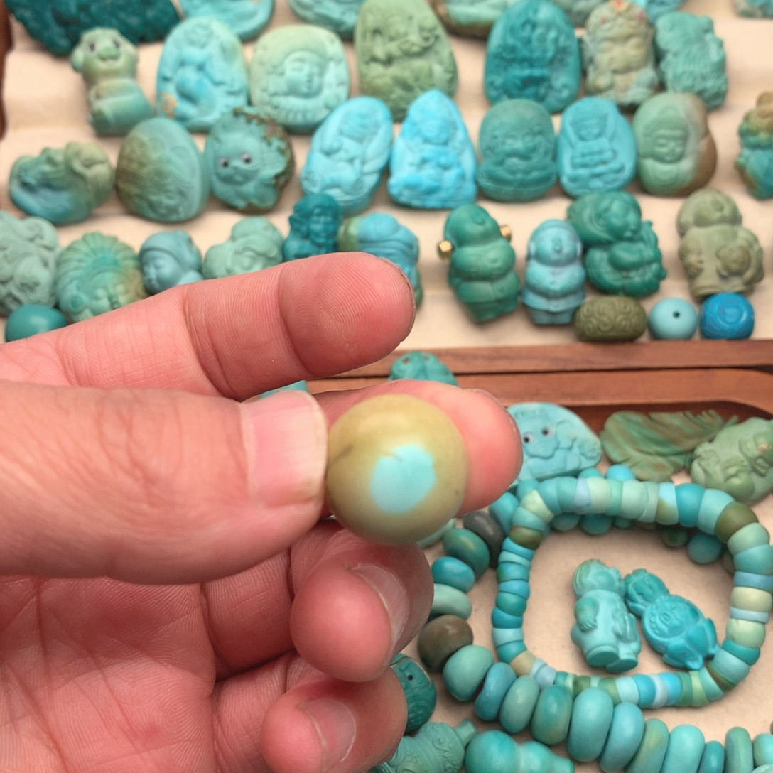 绿松石未镶嵌颈饰