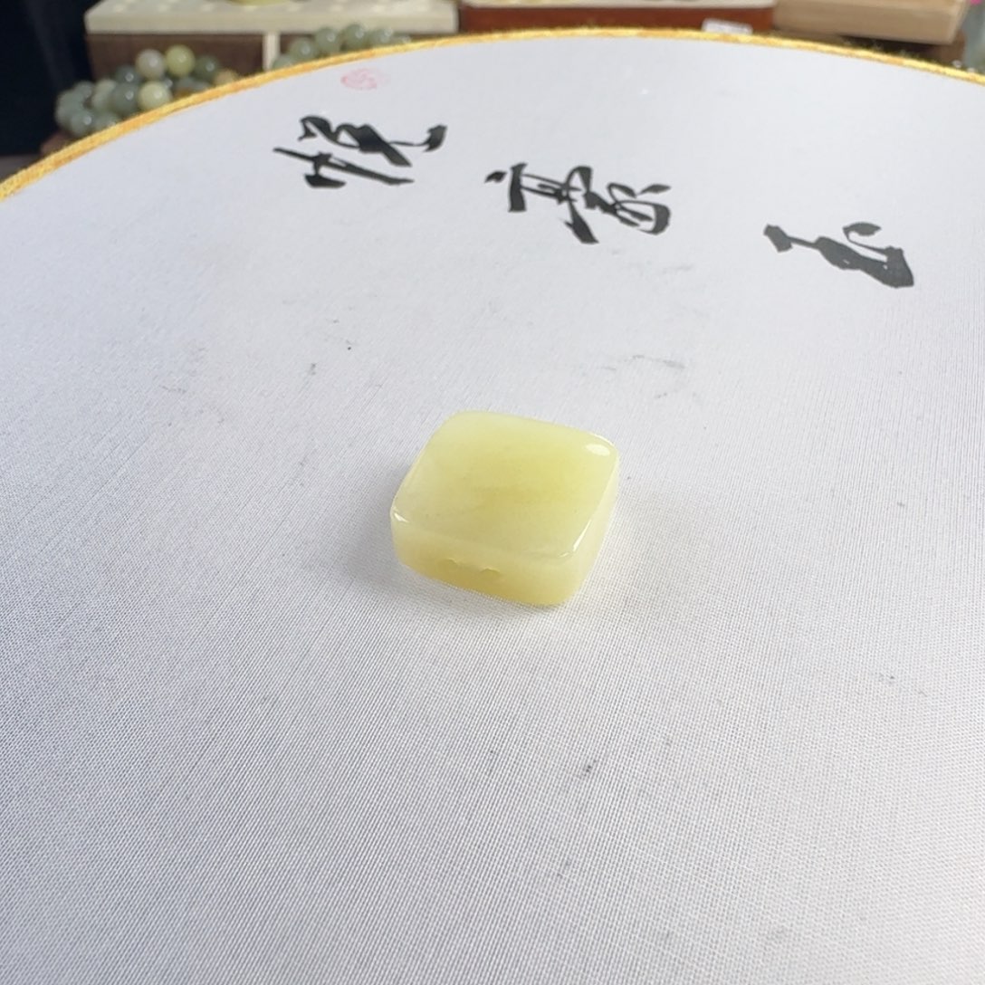 和田玉（糖玉）颈饰未镶嵌墩*瘦