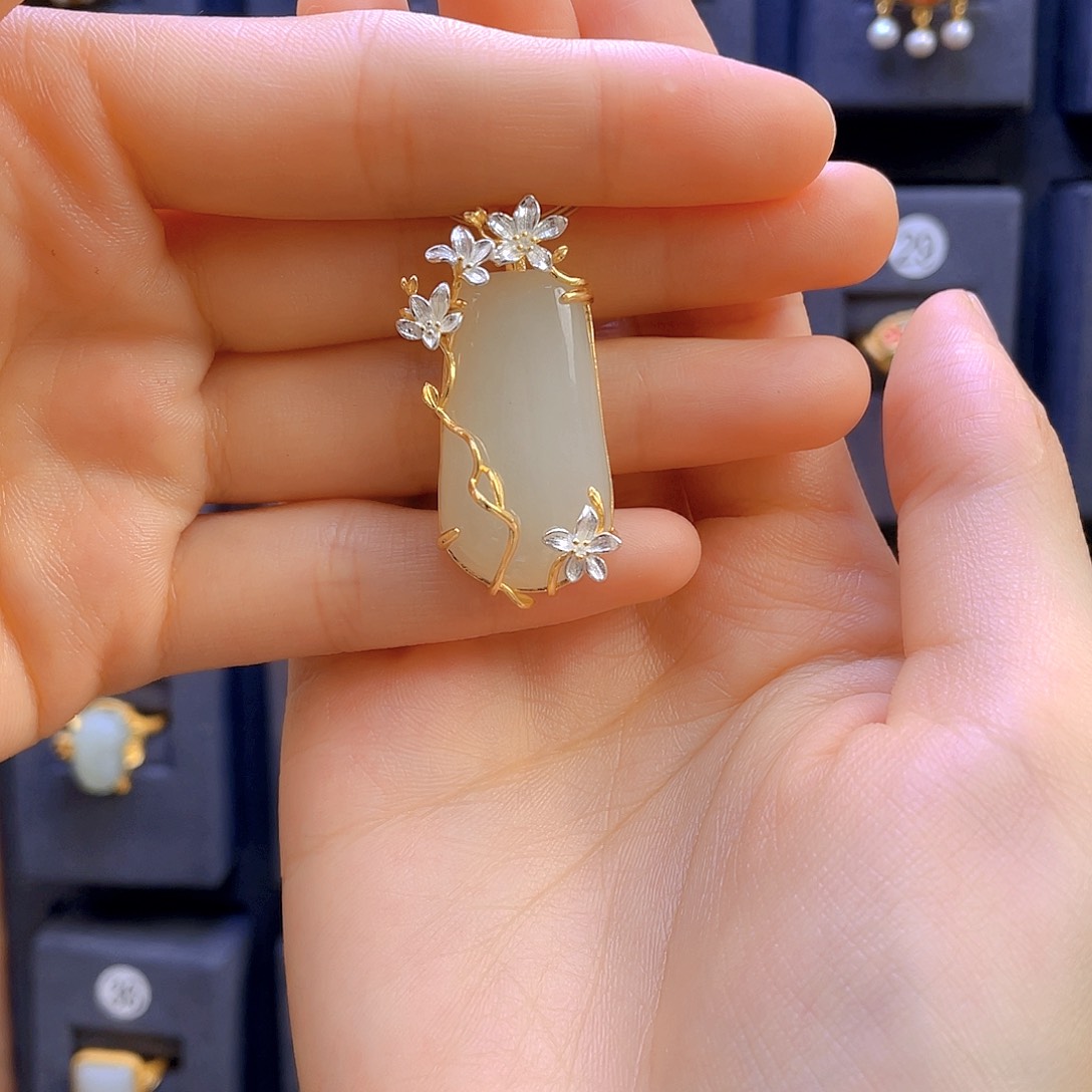 和田玉颈饰银S925镀金镶嵌