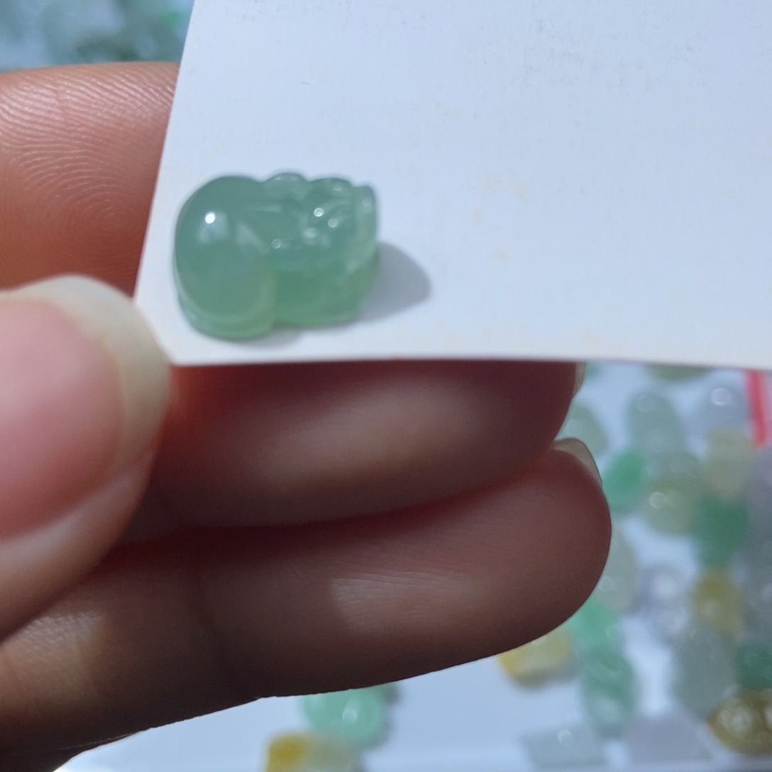 定制翡翠未镶嵌翡翠有纹