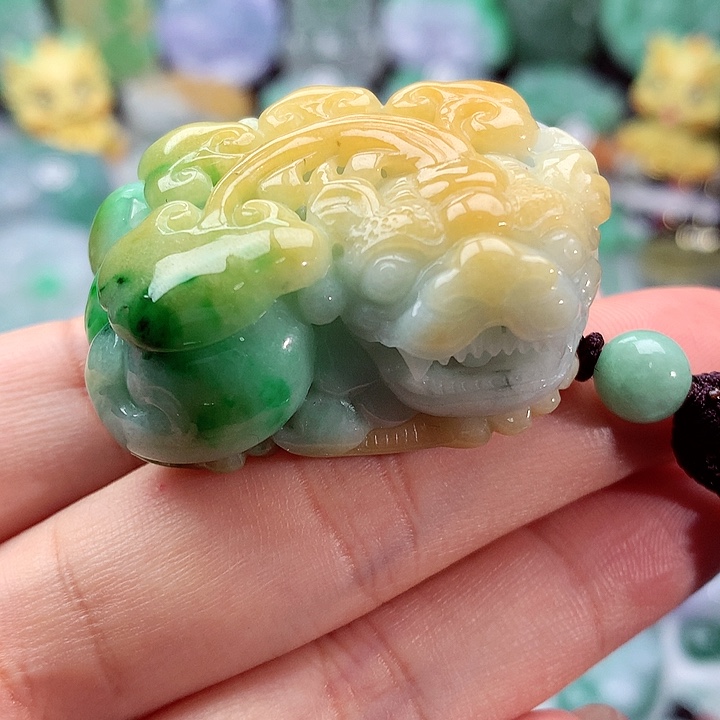 翡翠颈饰未镶嵌翡翠