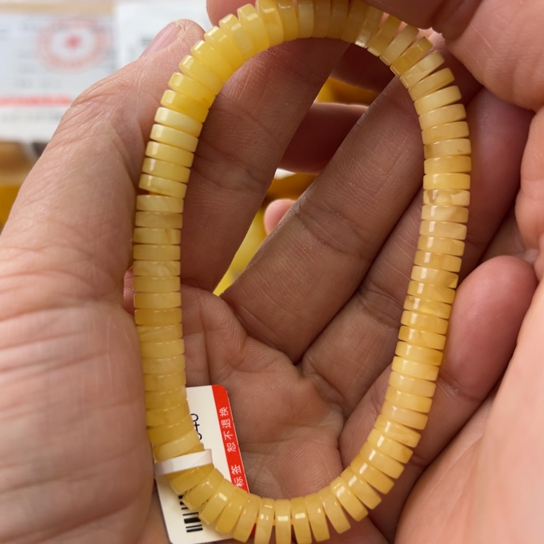 未镶嵌琥珀珠宝奇石