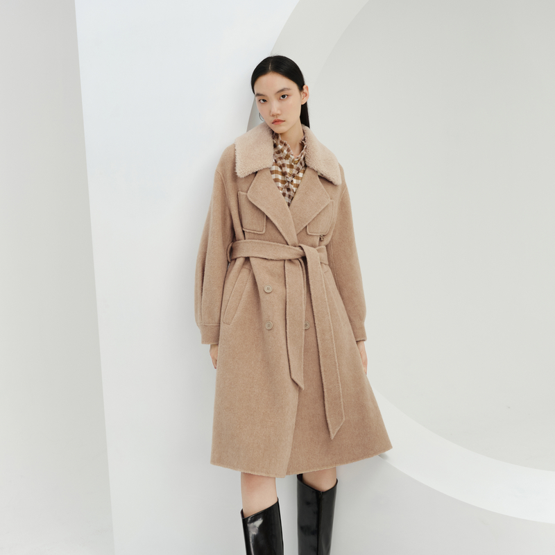 XG雪歌卡其色中长款大衣XI410043A807毛领