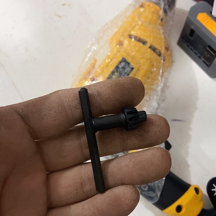 电钻一个黄色新的发货