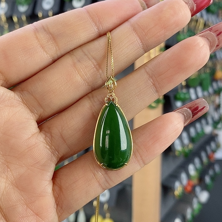 和田玉吊坠(赠链)18K金镶嵌