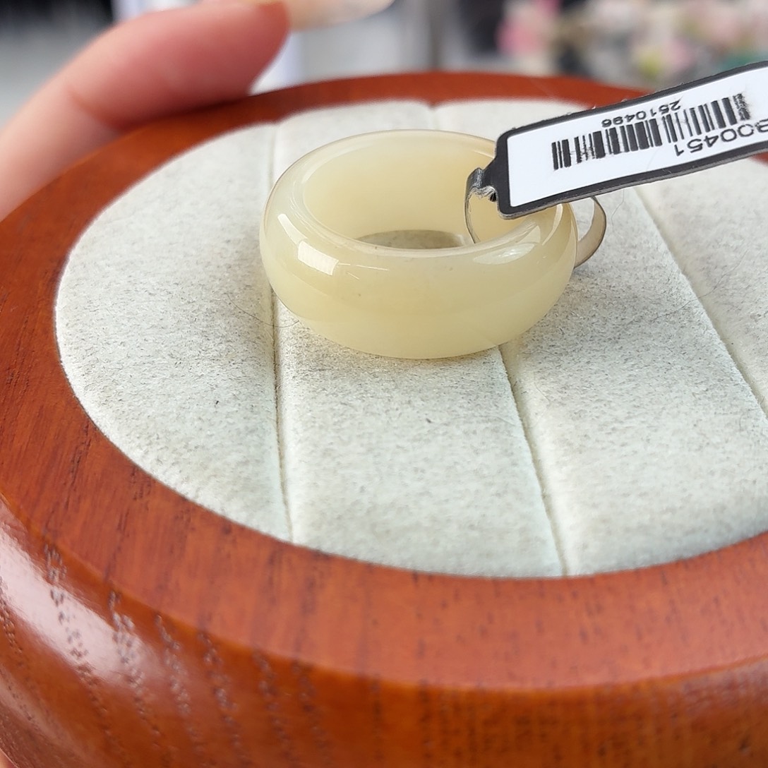 知***.和田玉未镶嵌戒指r4鹅黄糖白轮胎18.2戒贴